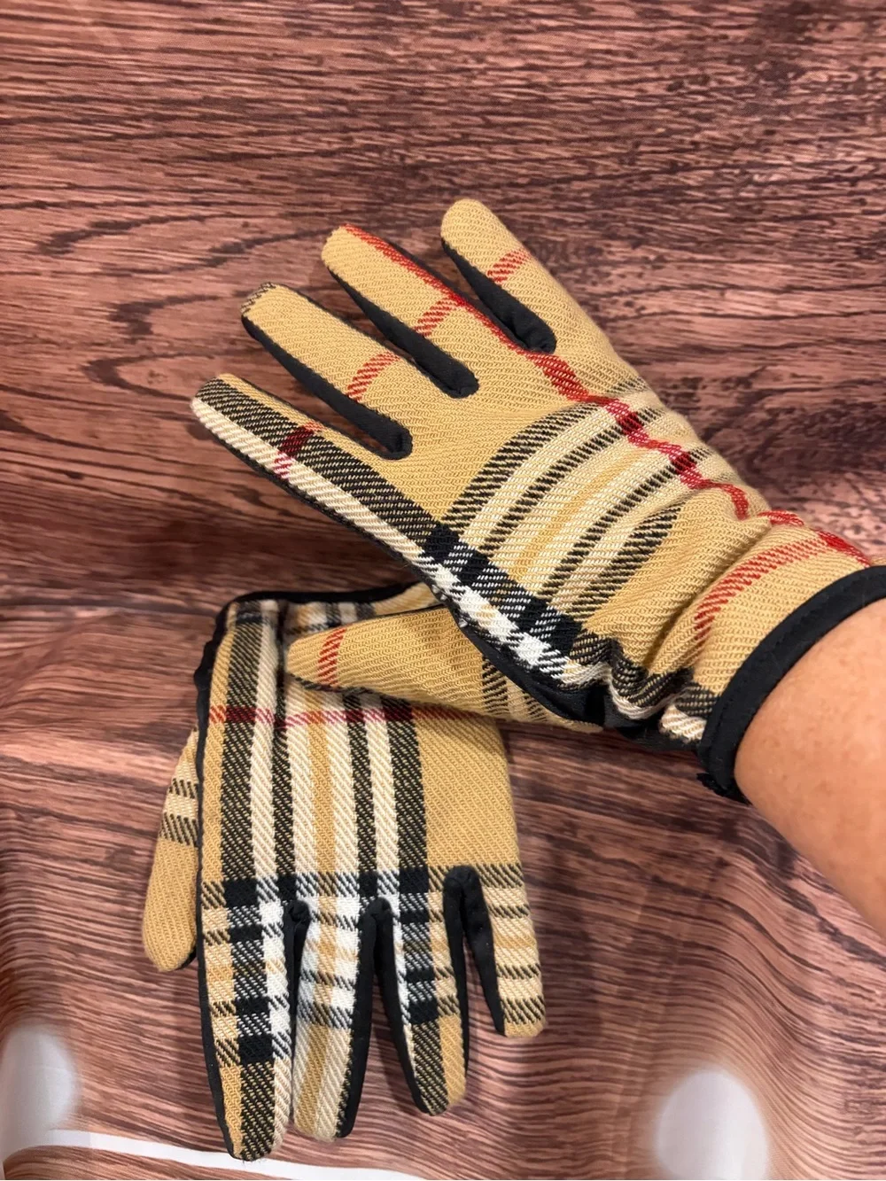 Classic Plaid womans  Gloves - Tan